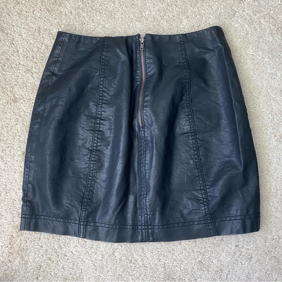 Free People Modern Femme Faux Leather Miniskirt 2 - Picture 3 of 4